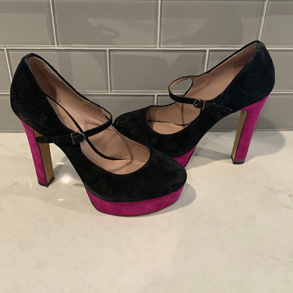 Vince Camuto Black and Majenta Suede Heels